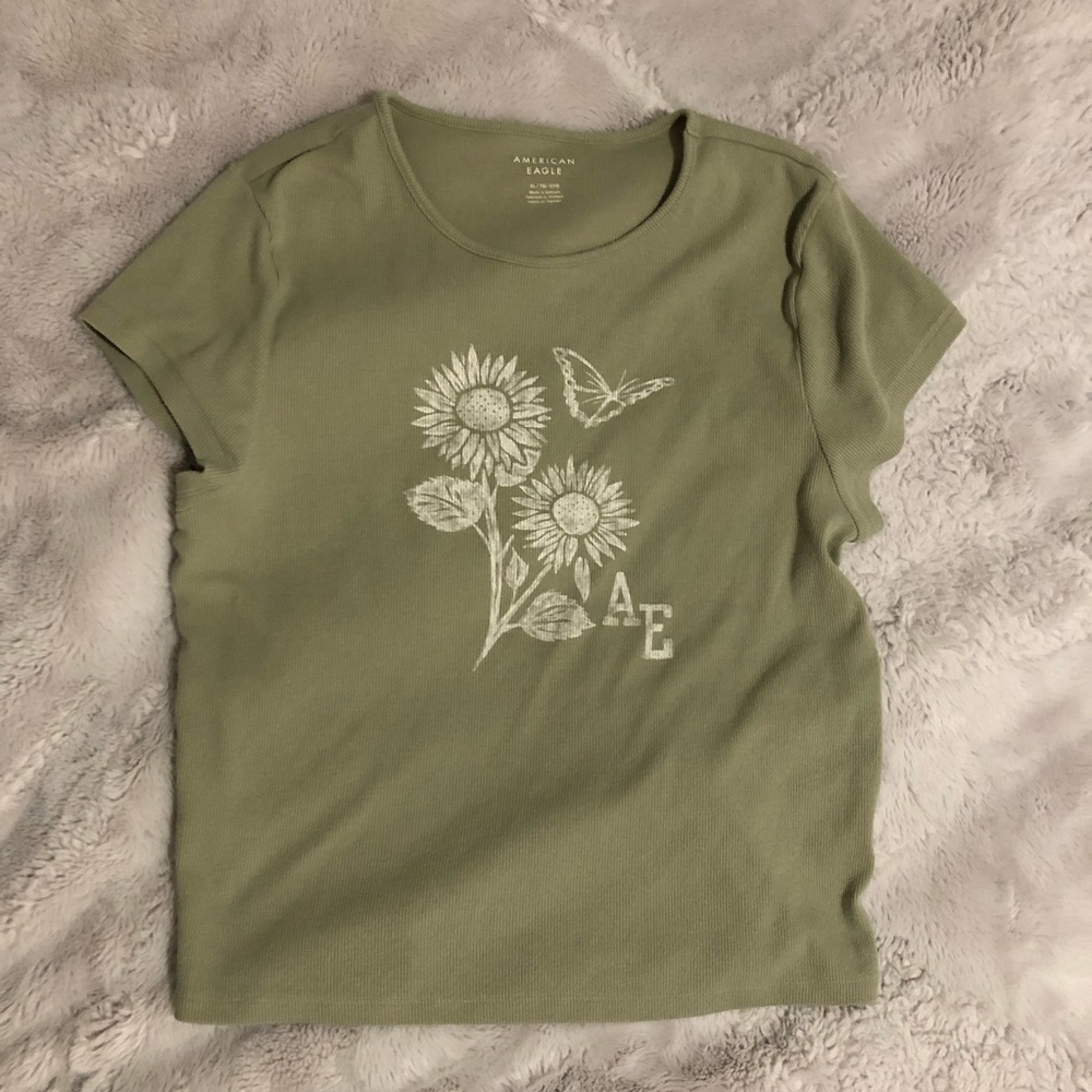 American Eagle Floral Graphic Tee